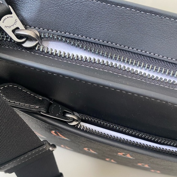 Coach Messenger bag In Signature Canvas with Sailboat accents - Picture 5 of 7